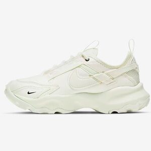 White Nike TC 7900